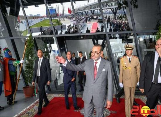 الملك يدشن ويزور عددا من المشاريع الكبرى المندرجة في إطار إعادة هيكلة وتطوير المركب المينائي للدار البيضاء