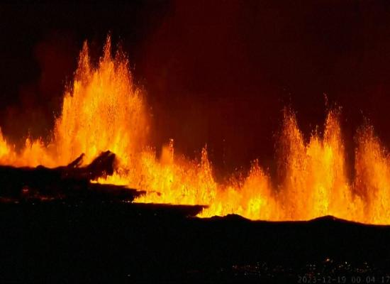 Volcano erupts in Iceland after thousands evacuated