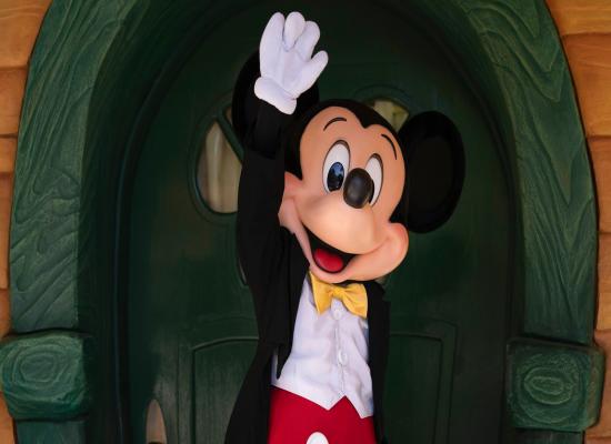 Disneyland workers vote for potential strike