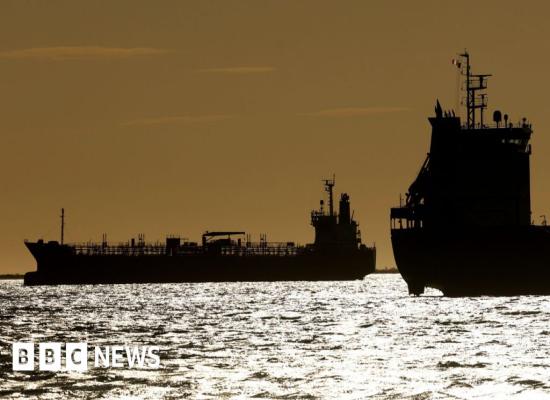 US considers lifting sanctions on some Iranian oil