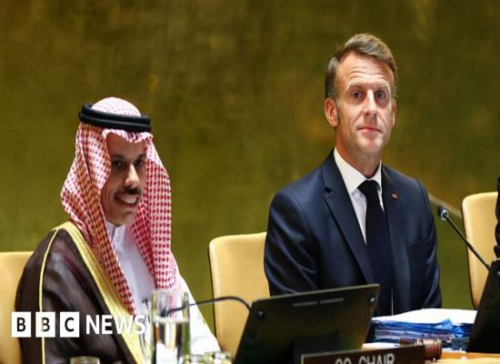 France formally recognises Palestinian state 
