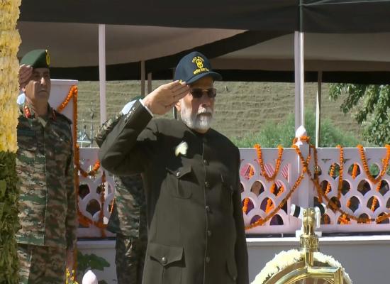 Kargil Vijay Diwas: PM Modi pays tributes to war heroes in Drass; will address troops