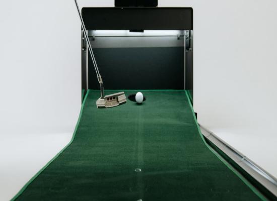 This $599 Putting Green Improved My Golf Game. It Might Work for You.