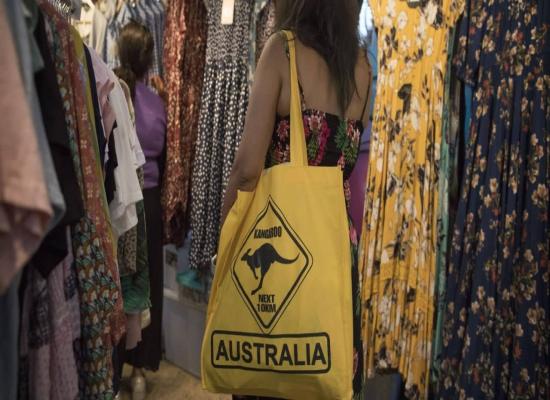 Australian Consumer Confidence Slips Amid Widespread Pessimism