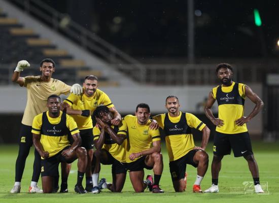  الرياض يسعى لإيقاف زحف الاتحاد 