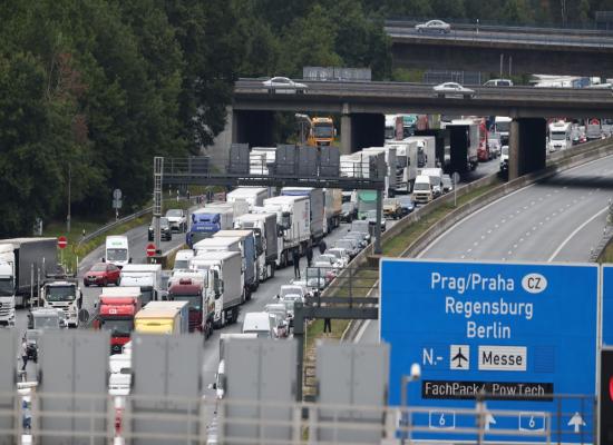 L’Allemagne teste la recharge sans fil des véhicules électriques sur l’autoroute