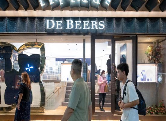 Le Botswana recherche des partenaires aux Émirats arabes unis et à Oman pour acquérir une participation dans le groupe diamantaire De Beers