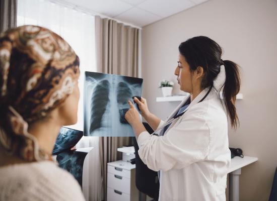 Les facteurs de risque évitables sont responsables de plus d’un tiers des cancers dans le monde