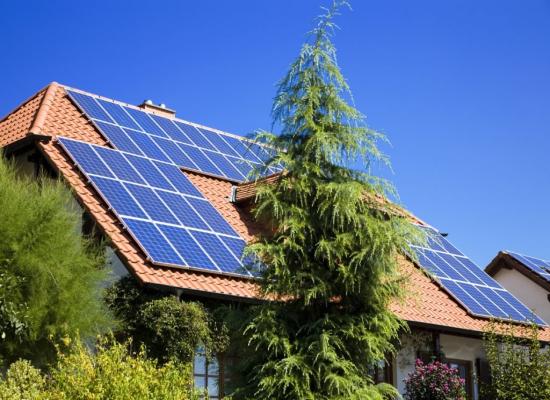 La France bat un record de production d’énergie solaire, faisant chuter les prix en dessous de zéro