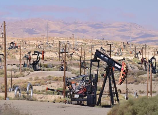 Les prix mondiaux du pétrole montent en flèche dans un contexte d’escalade des tensions au Moyen Orient