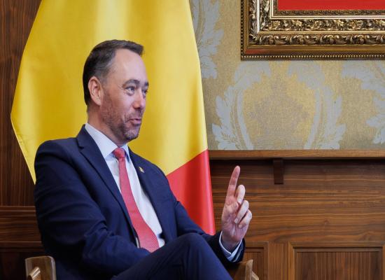 Le ministre belge des Affaires étrangères Prévot appelle à des négociations avec la Russie