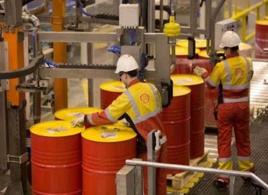 Shell annonce une baisse significative de ses marges bénéficiaires dans le secteur du raffinage en raison de l’affaiblissement de la demande mondiale