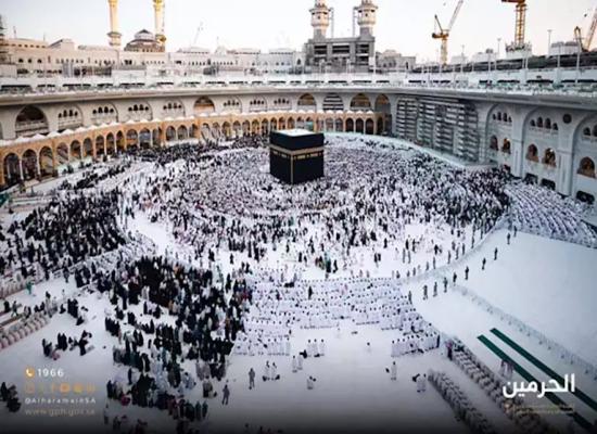 خطيب المسجد الحرام يحذر من إيثار الباطل على الحق: مِنْ أعظم آثار تزيين سوء العمل