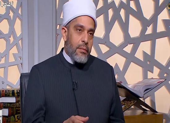 هل أُؤثم لو استبدلت العمرة بمساعدة عروس محتاجة؟.. أمين الفتوى يجيب