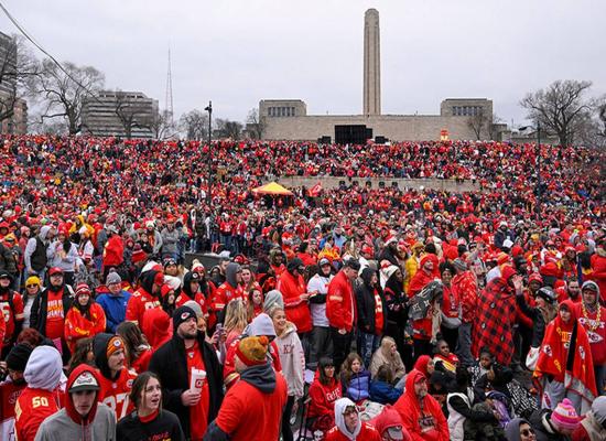 At least one area school district will be open during potential Chiefs victory parade