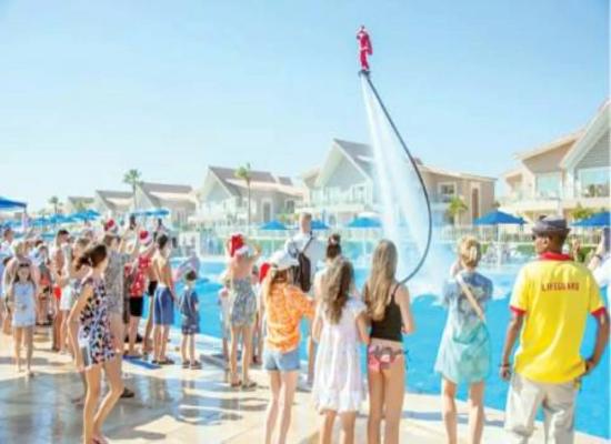 أجواء استثنائية احتفالًا بـ«الكريسماس» فى البحر الأحمر