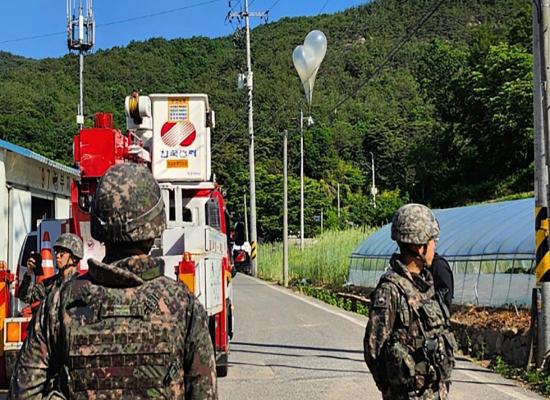 South Korea issues military threat to North