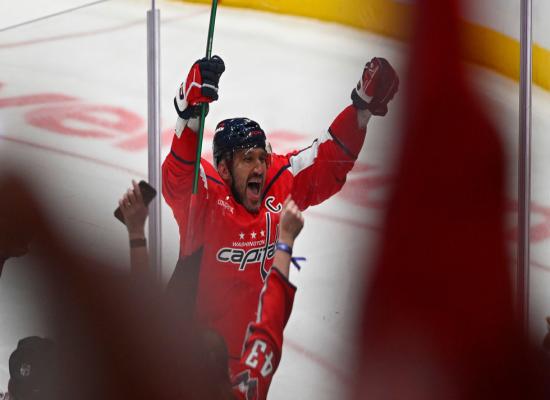 Goalie tries to ‘steal’ Ovechkin’s record 900th puck (VIDEO)