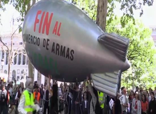 EN DIRECT : Rassemblement à Madrid contre les livraisons d'armes à Israël