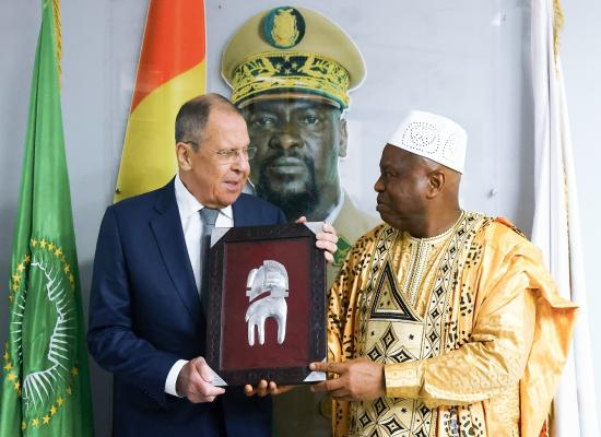 Lavrov débute une tournée africaine en Guinée