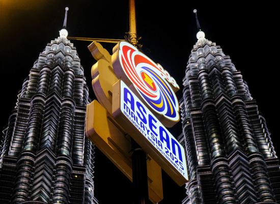 Premier jour du sommet de l'ASEAN : entre paix régionale et manifestations anti-Trump