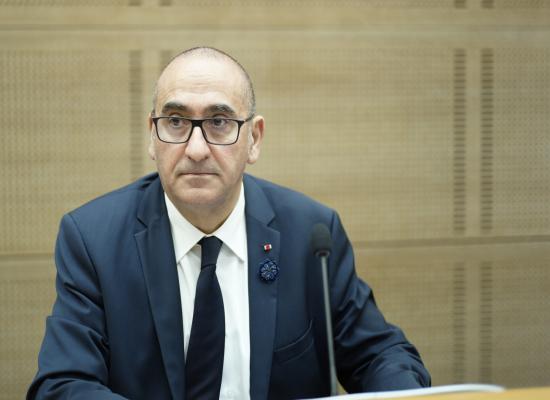 Laurent Nuñez se dit contre l’interdiction du voile pour les mineures : « une mesure stigmatisante »