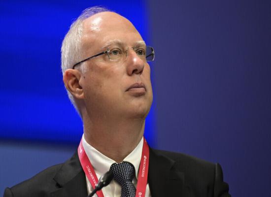 موسكو: معركة بروكسل ضد إيلون ماسك وصلت إلى حرب روبوتات على منصات التواصل