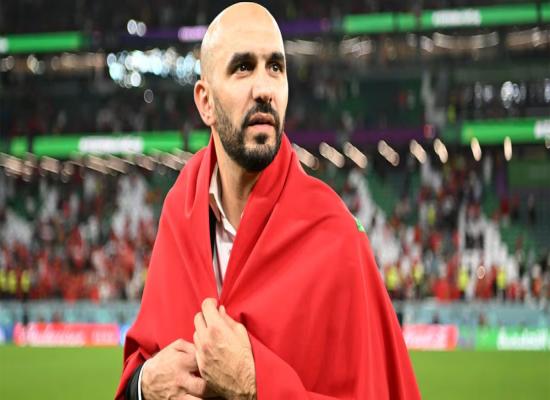 الركراكي يعلّق على إمكانية مواجهة الجزائر في نصف نهائي “الكان”