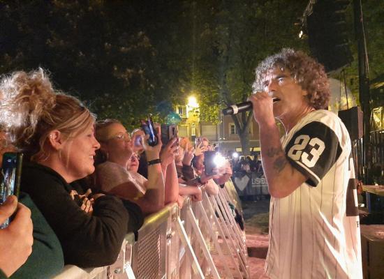 VIDEO. Lisieux : Pierpoljak fait un tabac devant 3000 personnes