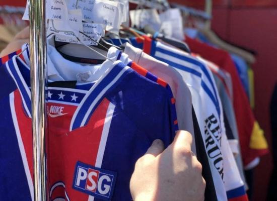 Une boutique éphémère pour acheter des maillots de foot emblématiques à Lille