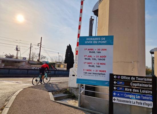 Frontignan : fuites d’huile, le pont mobile maintenu en position basse