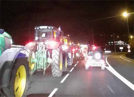 Yvelines : pagaille ce soir sur l'A13 avec les agriculteurs mécontents en route pour Rocquencourt