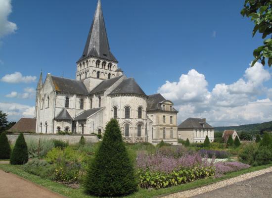 À la découverte des abbayes Normande : Saint-Georges, son art roman normand et ses jardins extraordinaires