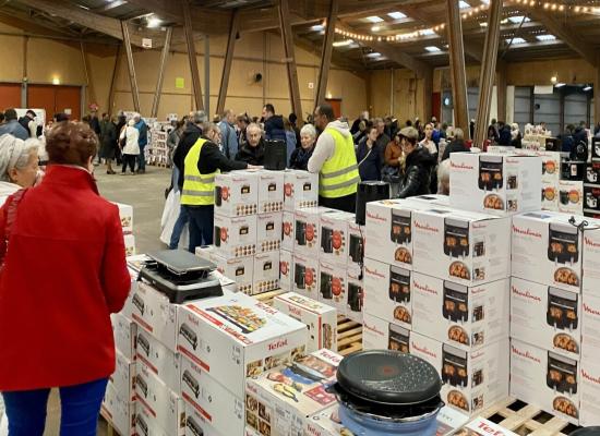 Pas encore d’idée de cadeaux pour Noël ? La braderie Seb est présente jusqu’à lundi au parc Anova d’Alençon