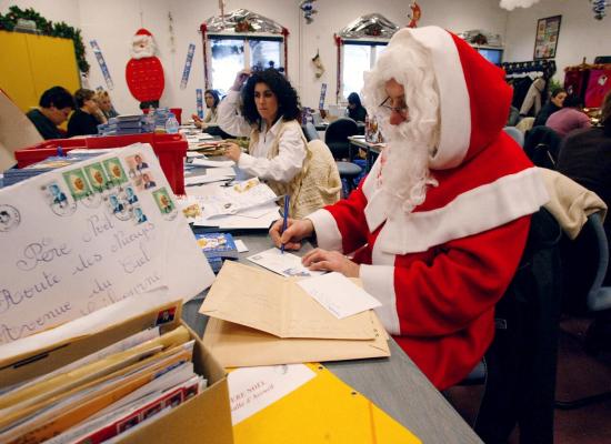 La Poste : les enfants peuvent écrire au père Noël à partir de ce mercredi 20 novembre, voici comment faire