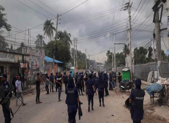 Hundreds injured after Bangladesh police clash with opposition activists