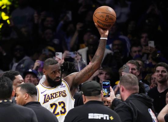 LeBron James becomes first NBA player to reach 40,000 points