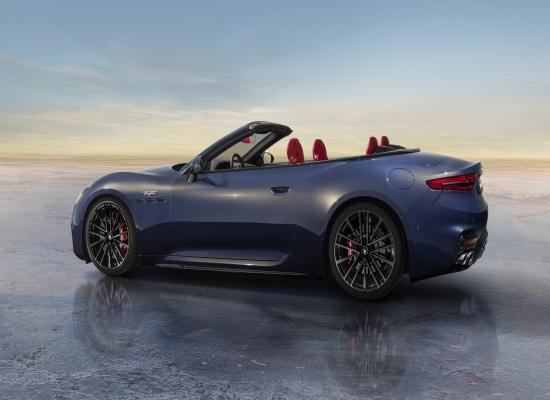 Maserati GranCabrio 2024 : V6 3.0 biturbo de 550 ch au grand air