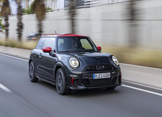 Nouvelle Mini Cooper JCW (2024) : prix et infos sur la version thermique de 231 ch