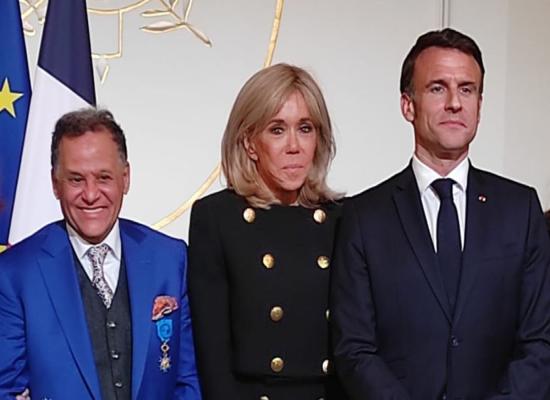 Brigitte Macron visite l’exposition « Rétrospective Mehdi Qotbi » à Paris