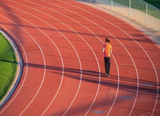 Watch: Somalia athlete in no hurry to finish 100m race, netizens react