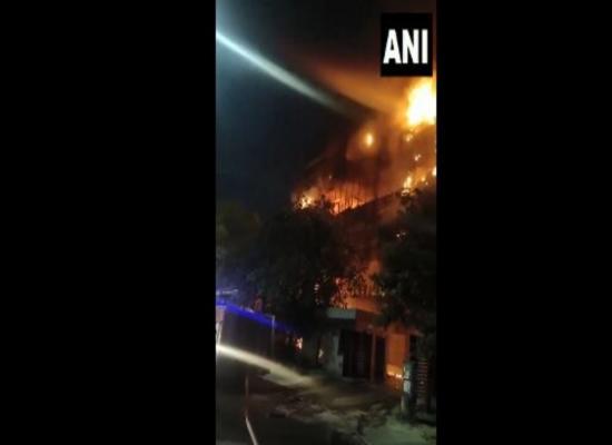 Fire breaks out at leather manufacturing company in Noida| WATCH