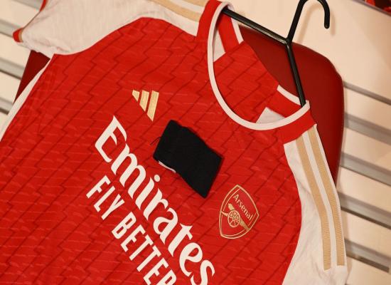 Why Arsenal are wearing black armbands for Chelsea Premier League clash