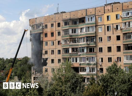 Ukraine war: Russian strike on Zelensky's home city kills six