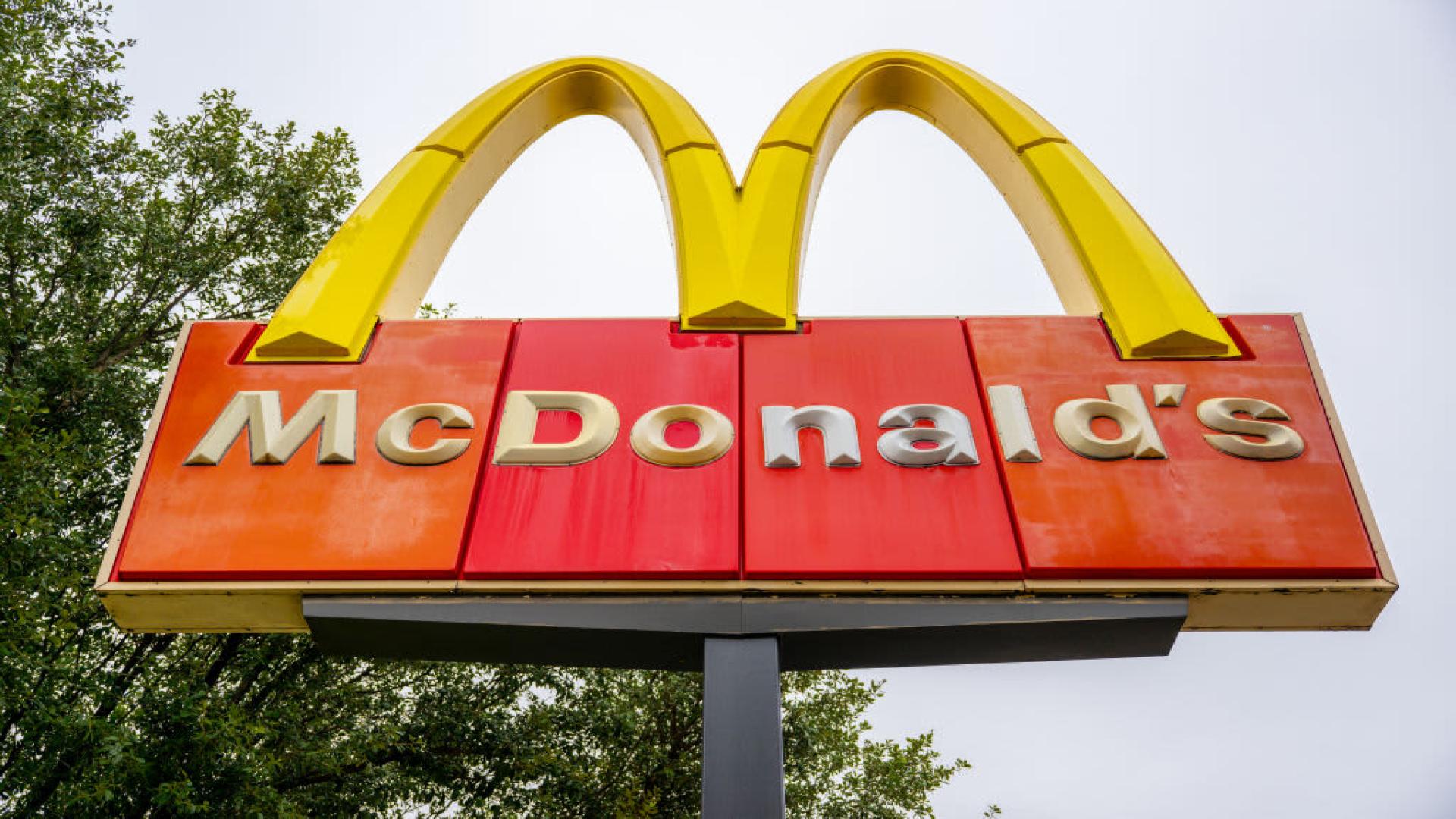 McDonald's aims to open nearly 9,000 restaurants, add 100 million loyalty members by 2027