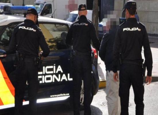اعتقال تجار مخدرات متورطين في إغراق مغربي بسواحل إسبانيا