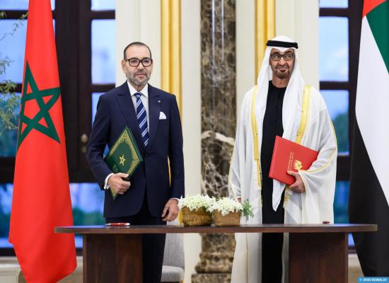 جلالة الملك ورئيس دولة الإمارات العربية المتحدة يوقعان بأبوظبي إعلان شراكة غير مسبوق