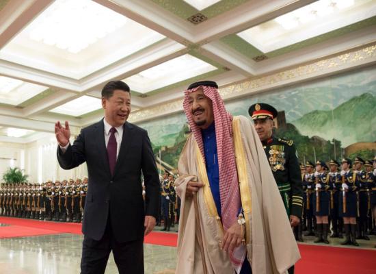 L’Arabie saoudite coupe dans sa production de pétrole, sauf pour son partenaire chinois