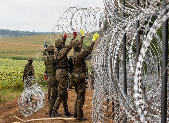 Poland deploys more troops to Belarusian border