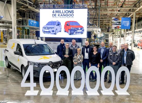  La Poste, fidèle au Renault Kangoo, reçoit le 4 millionième exemplaire